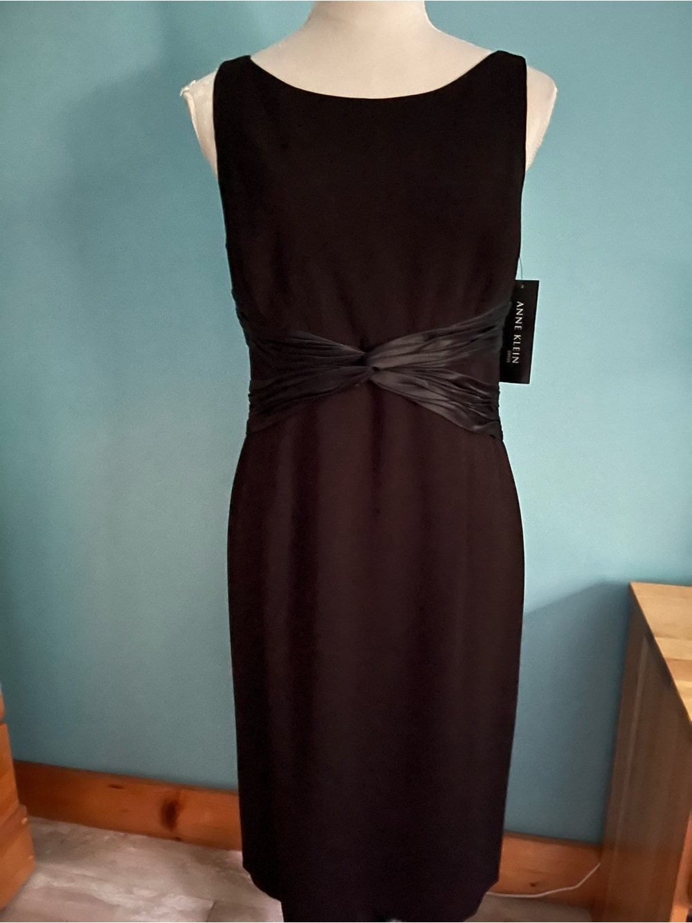 Anne Klein Black Sleeveless Twist-Waist Sheath Little Black Dress Medium